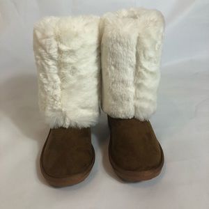 NWOT! Sugar Faux Fur Boot